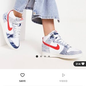 Denim Nike dunks. Women’s 7. Worn twice.